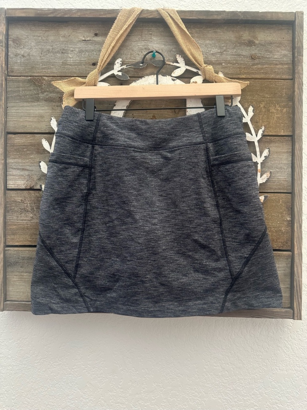 Athleta Excursion Women's Dark Gray Athletic Skort size M